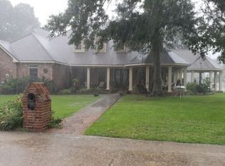 235 E Hyacinth St, Saint Martinville, LA 70582