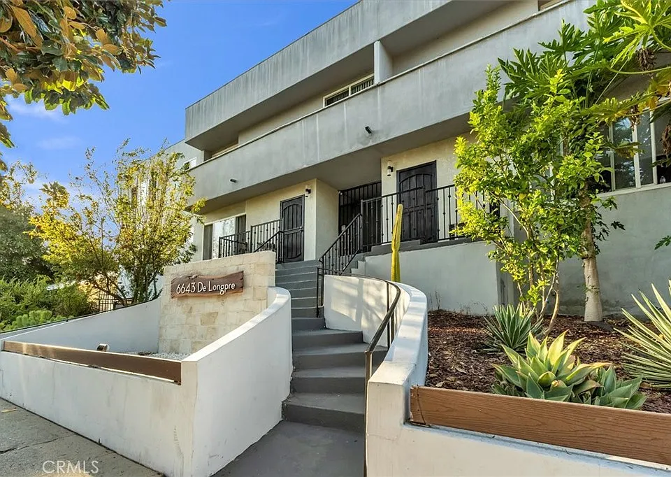 6643 De Longpre Ave #10