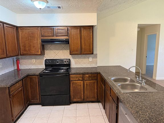 5th image of 8307 Bird Meadow Ln