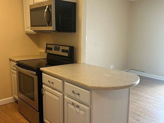 4th image of 1108 87th Ave #1-L
