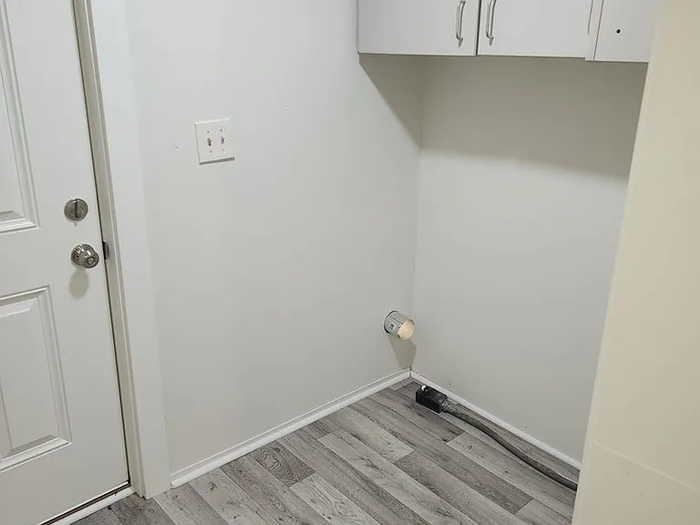 454 Rock Hill Rd — Photo 12