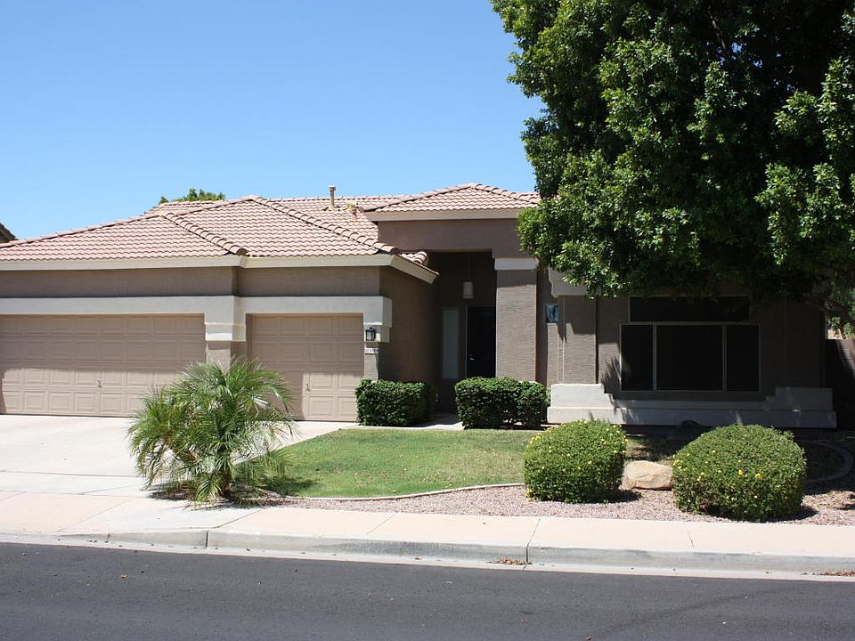 1st image of 3304 E Isabella Ave