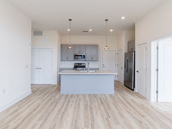 3rd image of 1115 Germantown Ave #4C