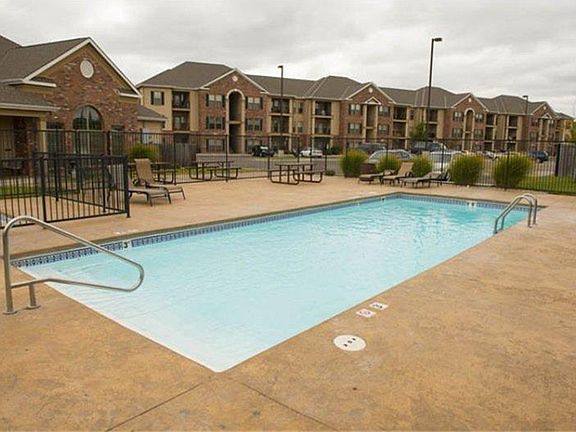 5th image of 509 Stone Dr
