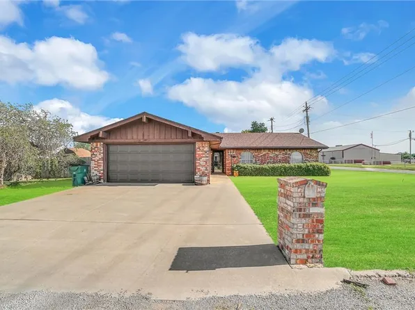 405 W Adams St, Mangum, OK 73554