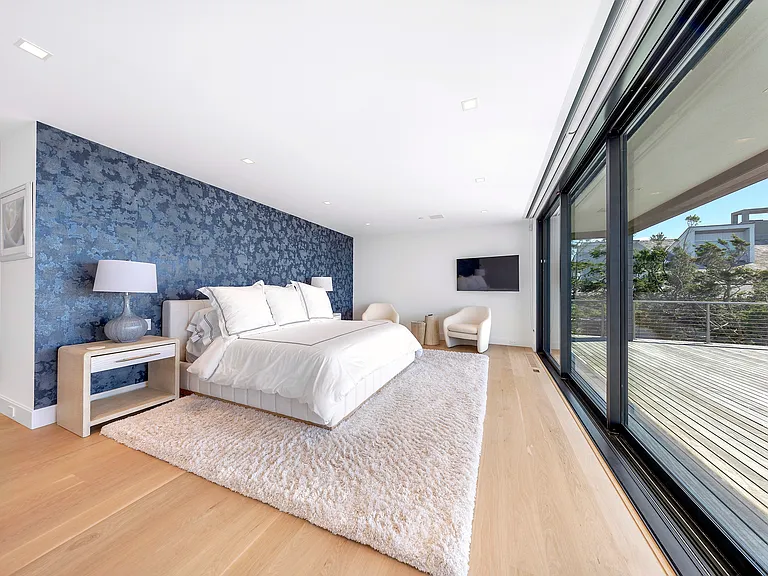 345 Dune Rd — Photo 15