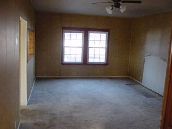3rd image of 108 N Mill St