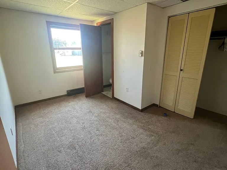 305 E Maple St — Photo 12