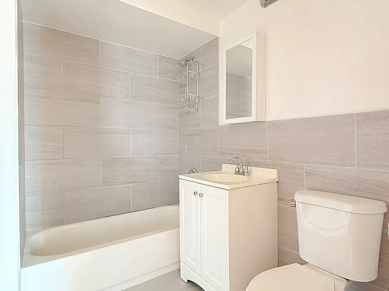 1026 S River Rd #202 — Photo 15