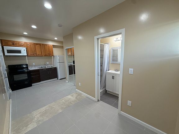 3rd image of 5467 Dorothy Dr