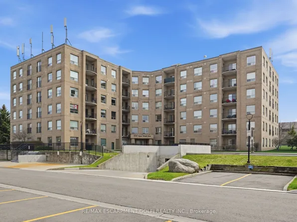 3497 Upper Middle Rd #108, Burlington, ON L7M 4T6