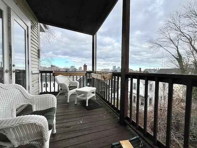 18 Sunset St — Photo 10