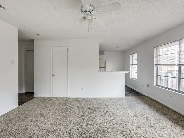 1711 Wichita St — Photo 10