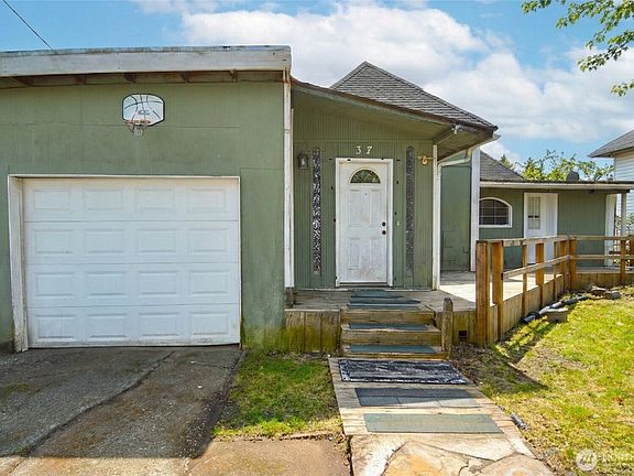 3rd image of 317 W King Street