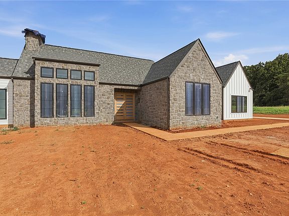 2nd image of 756 Garrison Rd