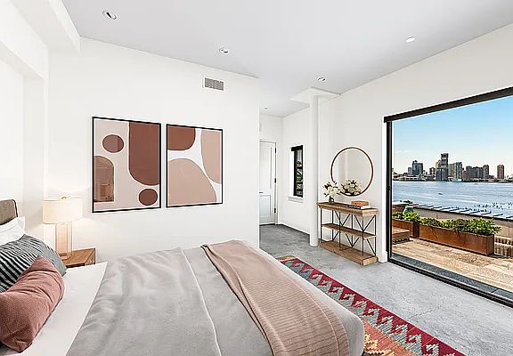 4th image of 481 Washington St Penthouse C