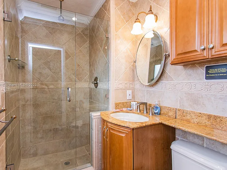 714 Harrison St — Photo 23