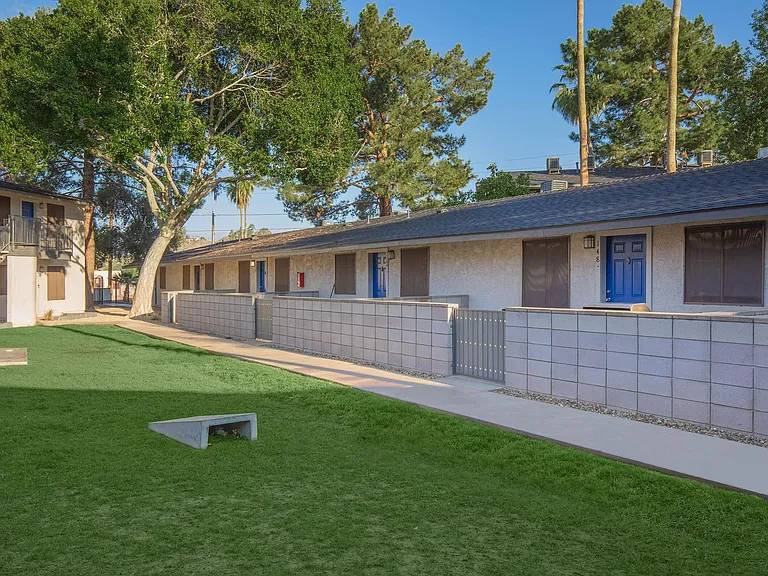 1301 E Mountain View Rd — Photo 9