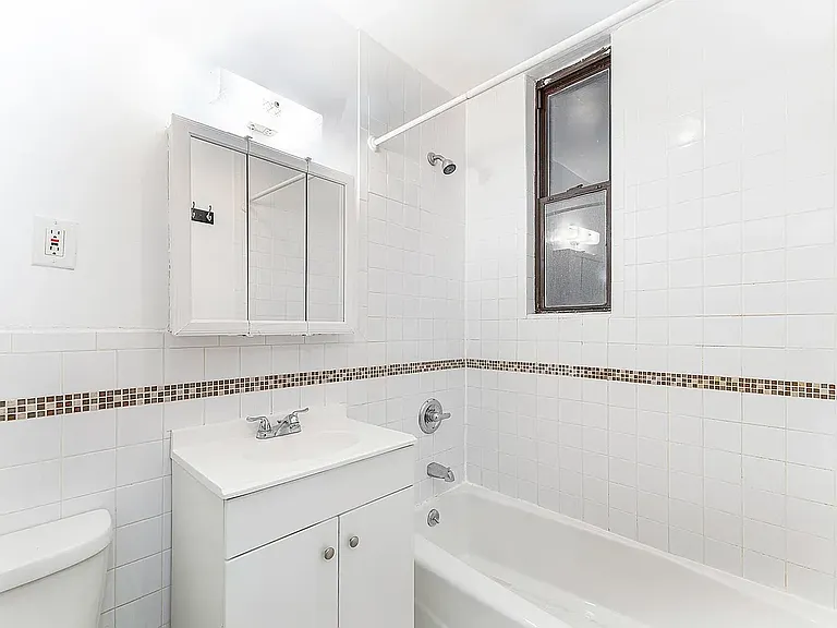 129 Avenue C #2A — Photo 6