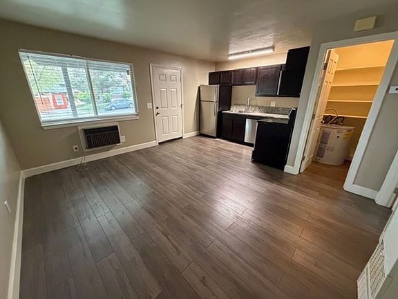2nd image of 445 La Rue Ave APT 3