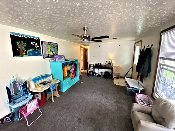 4th image of 413 Winbigler St