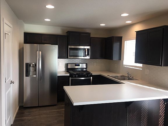 4th image of 541 NE 138th Ave