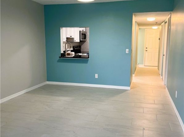 414 Grove Isle Cir Unit 414