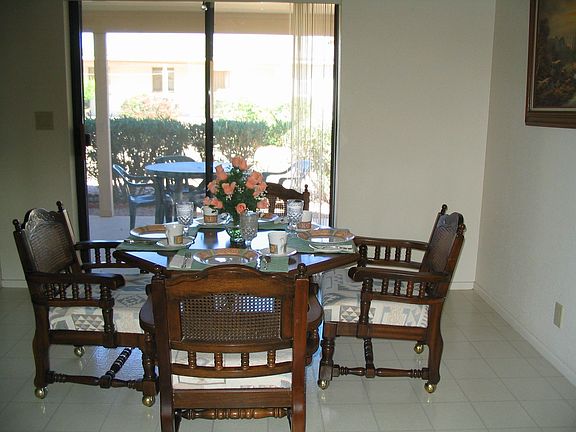 Dining area-Sliding doors