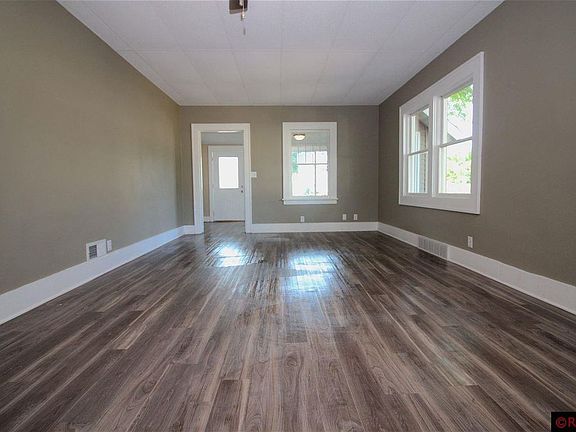 5th image of 400 W Maine St