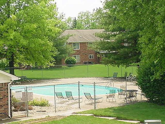 4th image of 927 Hoover Village Dr #927A