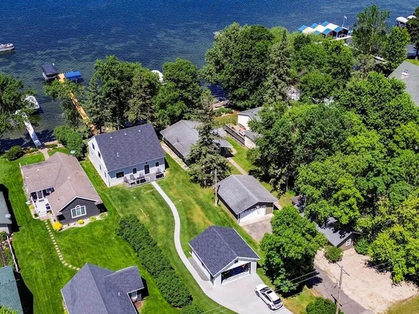 668 S Shore Dr, Detroit Lakes, MN 56501