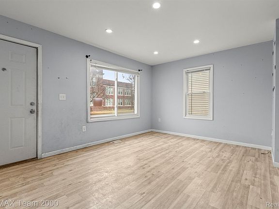 5th image of 16145 Stahelin Ave