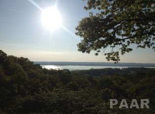 917 E Koch Dr, Peoria, IL 61615