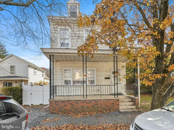 215 Jackson St, Port Carbon, PA 17965