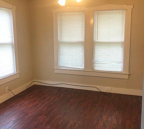3rd image of 216 Saint James St