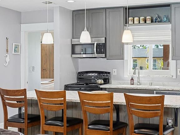 4th image of 4838/4836 Esplanade ST