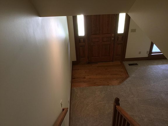 4th image of 1593 Grandview Ave