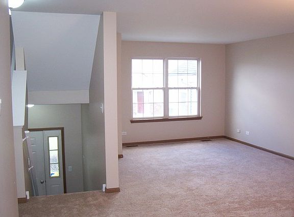 4th image of 182 Holiday Ln #28-2