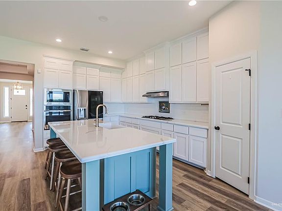 3rd image of 13704 Belle Ct
