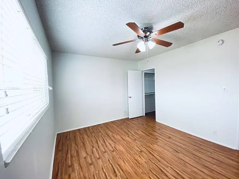 1957 Frank St / 2519 Virginia Ave — Photo 61