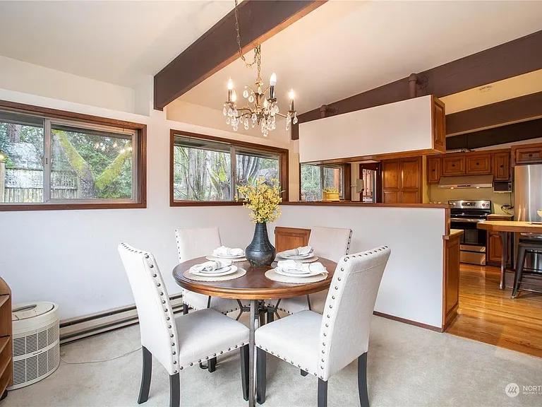 2215 S Castle Way — Photo 7