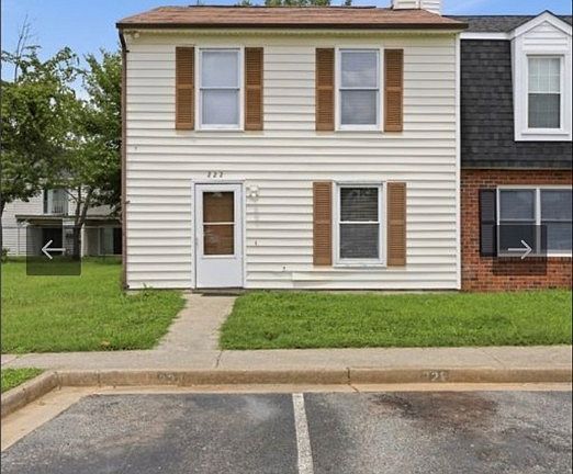 3rd image of 222 Knightsmanor Ct