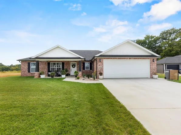 1231 Tulach Ard Ct, Jackson, MO 63755