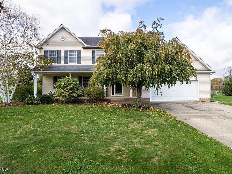 1st image of 210 Evergreen Dr