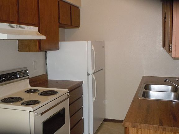 4th image of 1108 Apache Dr #C