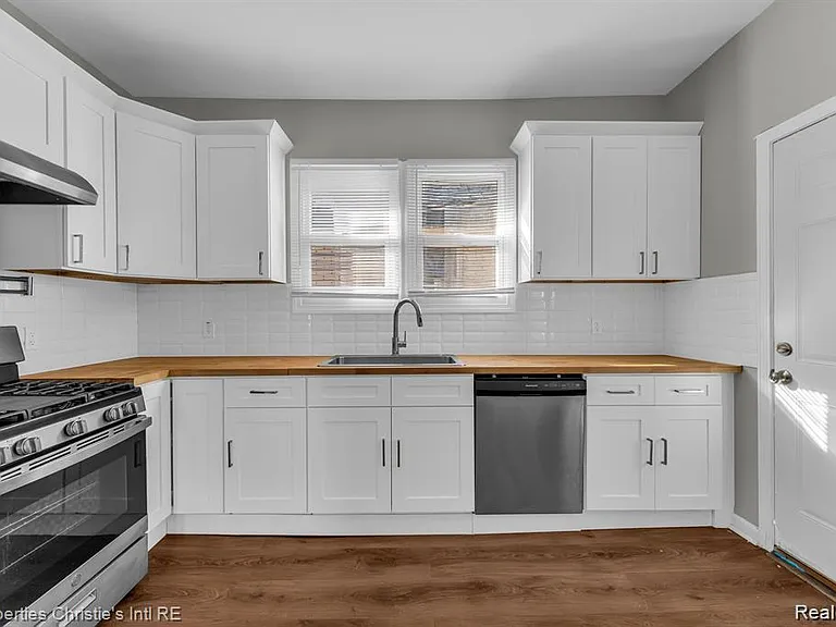 2508 Clairmount St — Photo 10