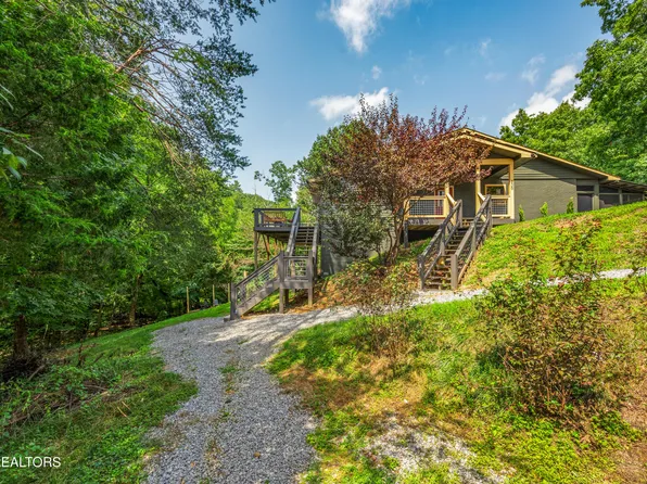 835 Lee Cir, Sevierville, TN 37862