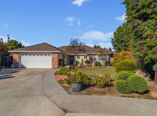 1261 McKinley Ct, Dinuba, CA 93618