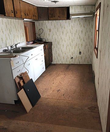 4th image of 965 Sard Ave