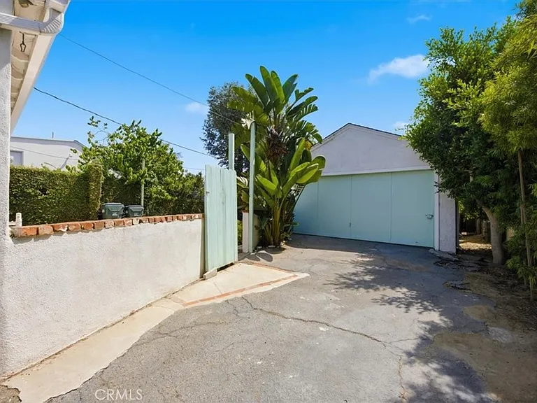 422 S Juanita Ave — Photo 26
